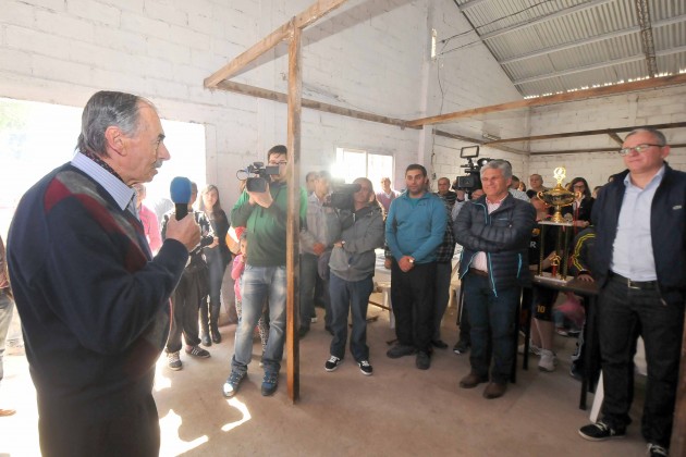 A las 13:00 Poggi llegó al Club y fue recibido por su presidente, Francisco Bernardis, luego recorrieron las instalaciones. 