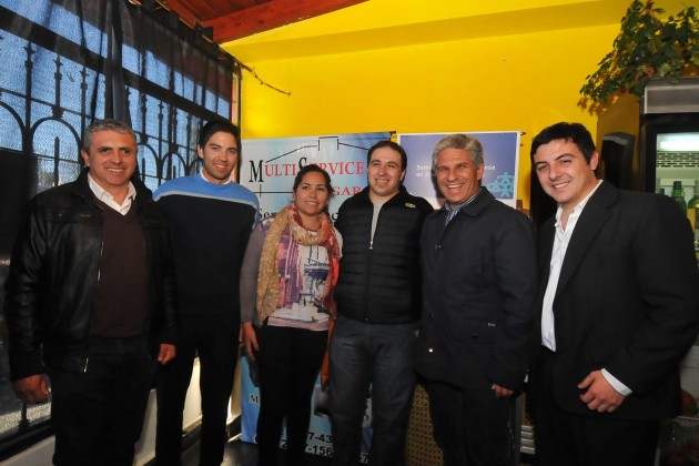 El gobernador Claudio Poggi, acompañó a Carlos García y Soledad Barroso en la inauguración de su empresa. 