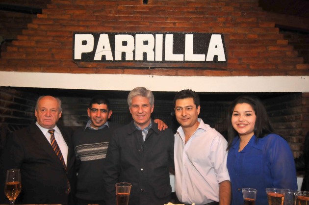 El gobernador, Claudio Poggi, acompañó la puesta en marcha de la casa de comidas ubicada en el Barrio Colegiales