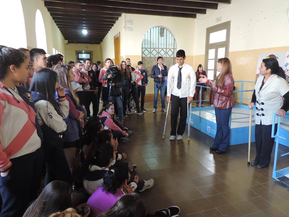 El taller sobre ambientes inclusivos desembarcó en el Colegio “Lafinur”