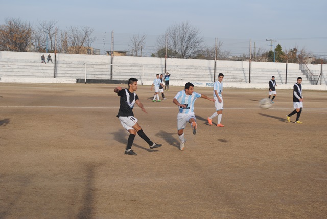 Colegiales ganó y va por el bicampeonato