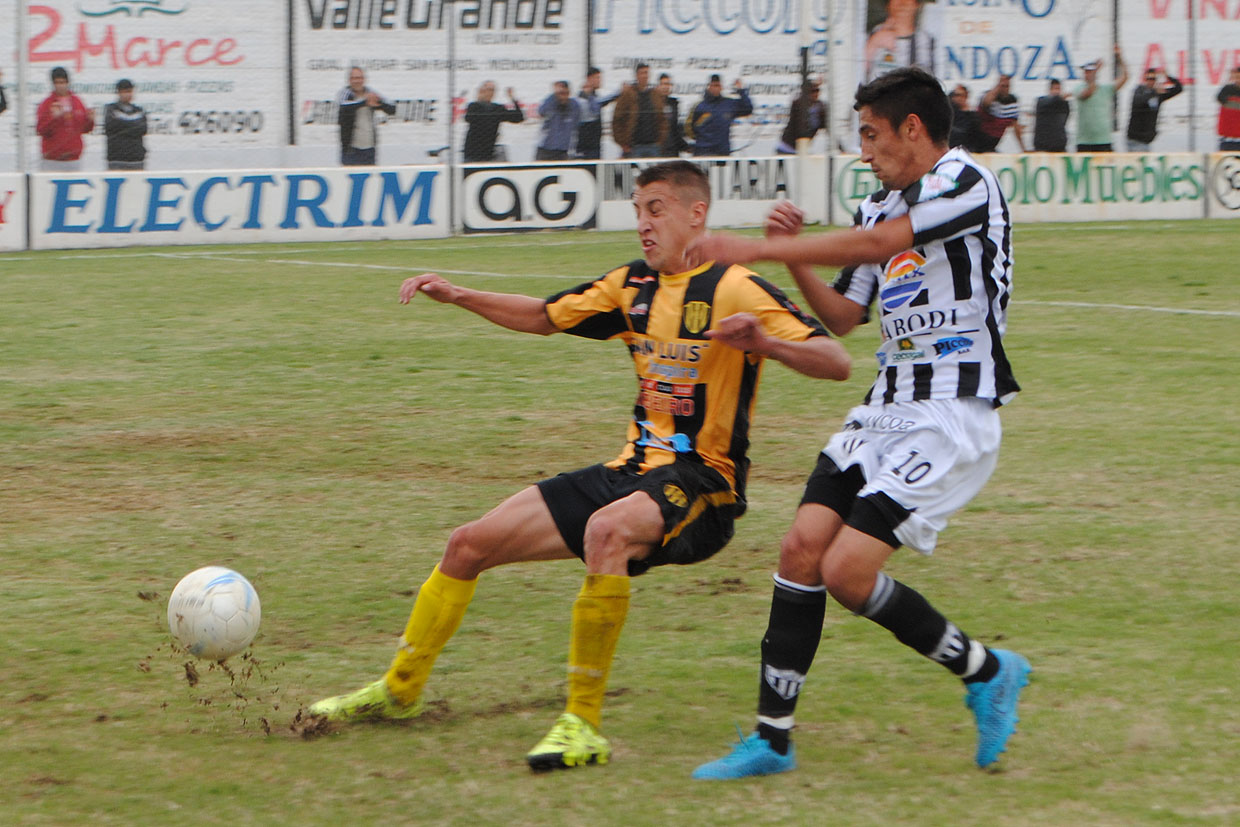 Jorge Newbery le ganó a Sarmiento