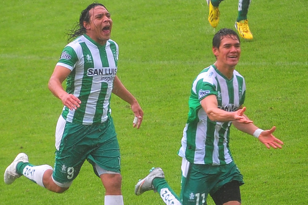 Moreira Aldana y Núñez celebran, mientras todo Estudiantes piensa en Instituto de Córdoba.