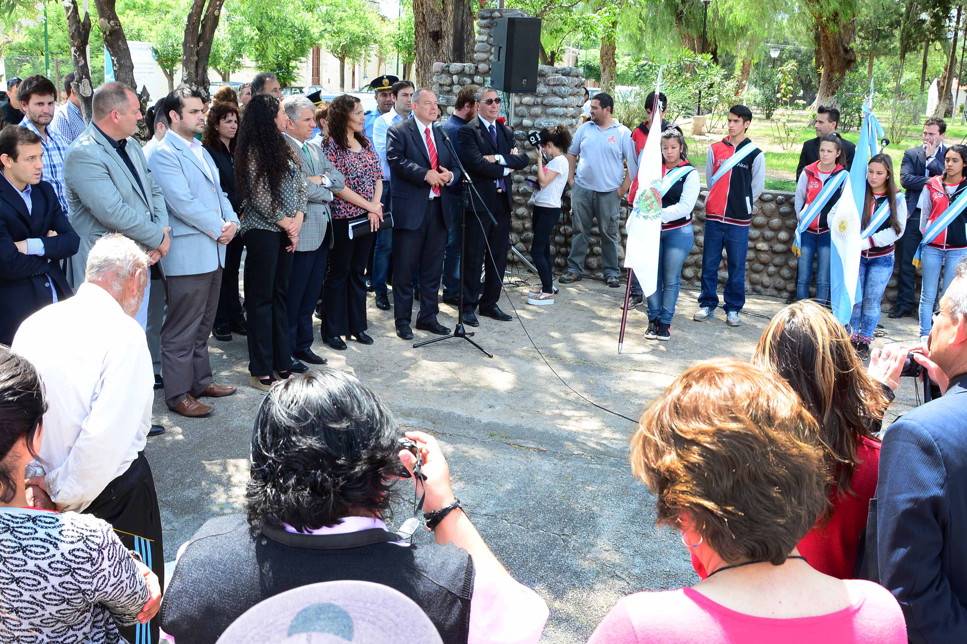 Inauguraron más de 2 kilómetros de ciclovía y el cierre perimetral del cementerio de Nogolí