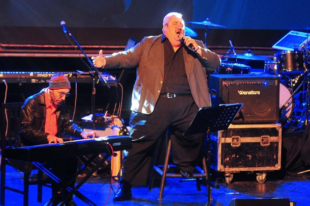 El tenor Fernández fue uno de los 17 músicos que ese día subió al escenario de la Sala “Hugo del Carril”. 