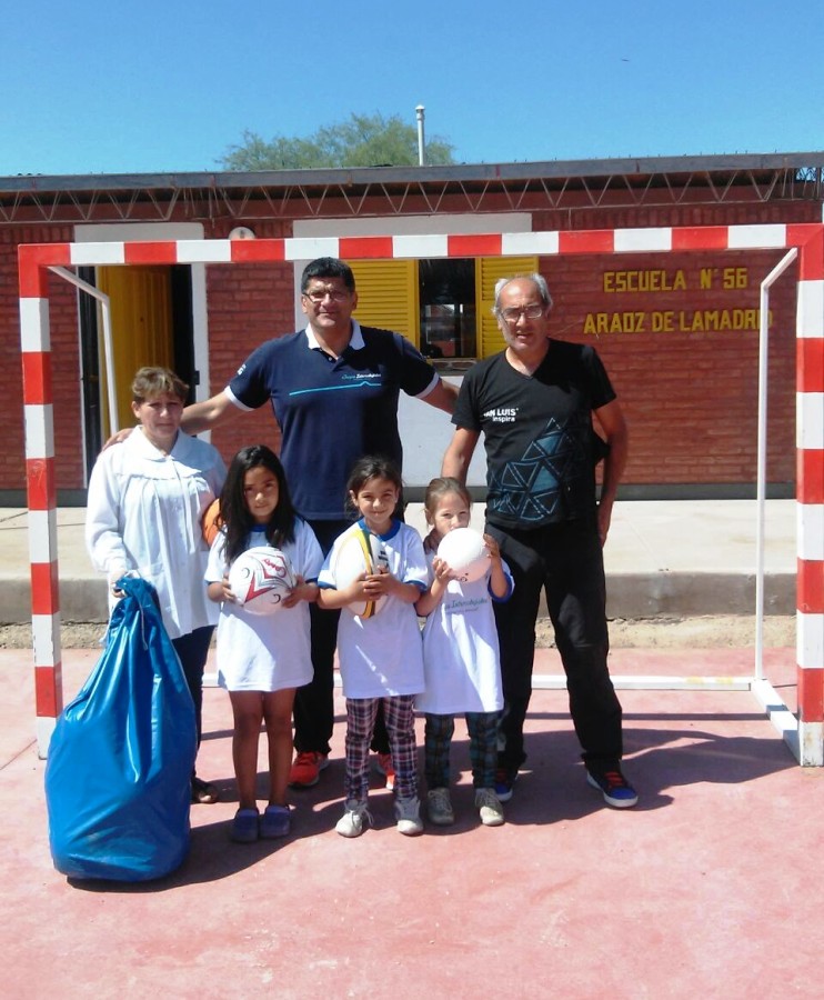 Se inauguraron más playones deportivos en el interior provincial