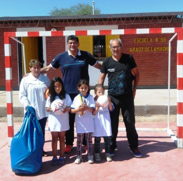 Se inauguró un playón deportivos en la escuela Nº 56 “Araoz de Lamadrid”.