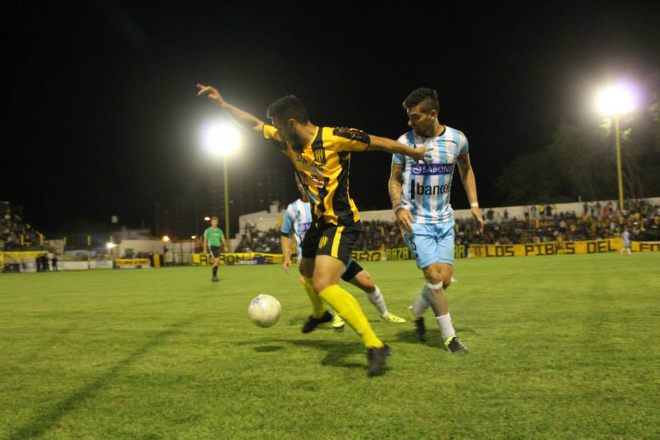 Newbery derrotó a Racing de Córdoba y es líder