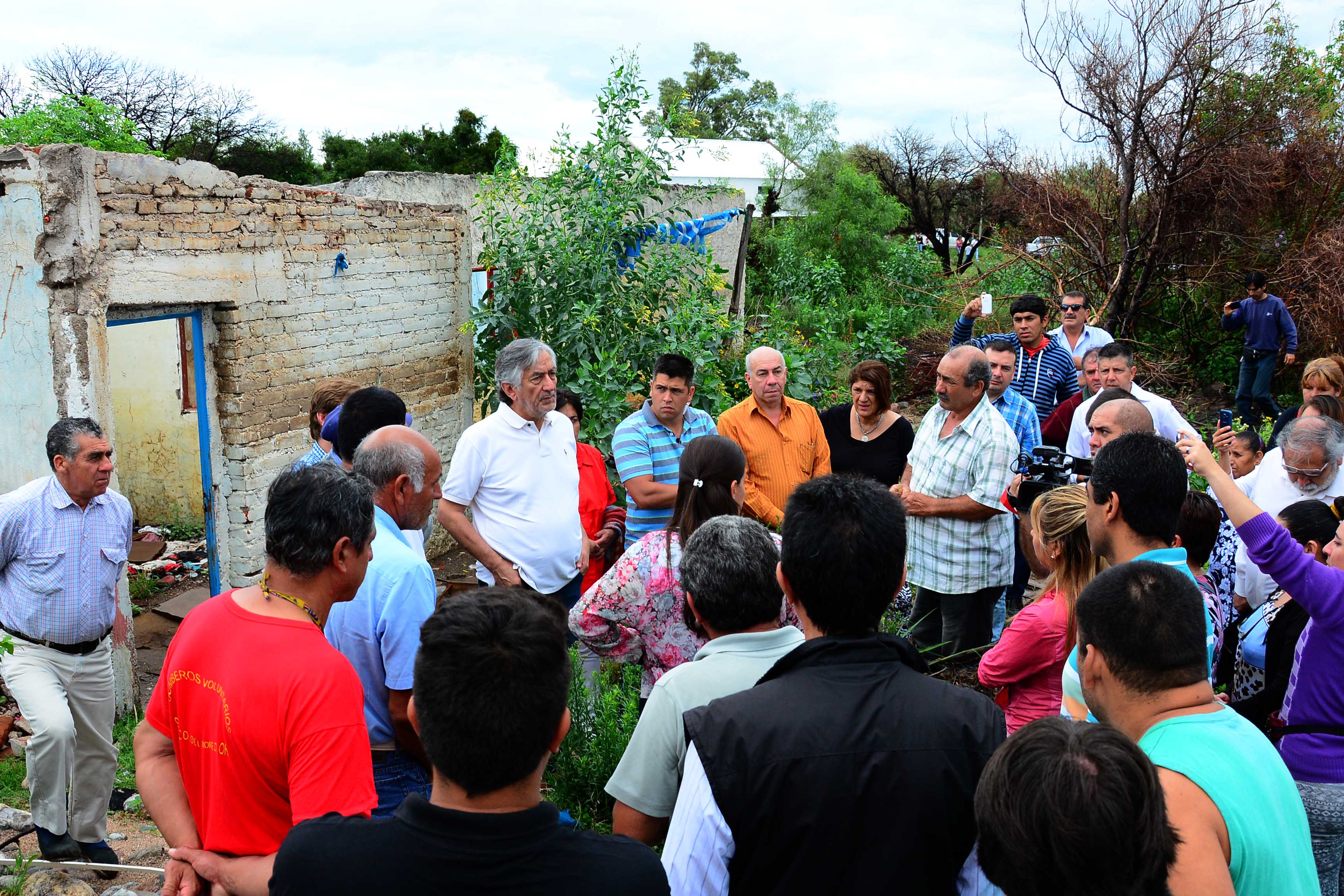 “No se va a construir ninguna vivienda hasta que estén resueltos los problemas de los inundados”