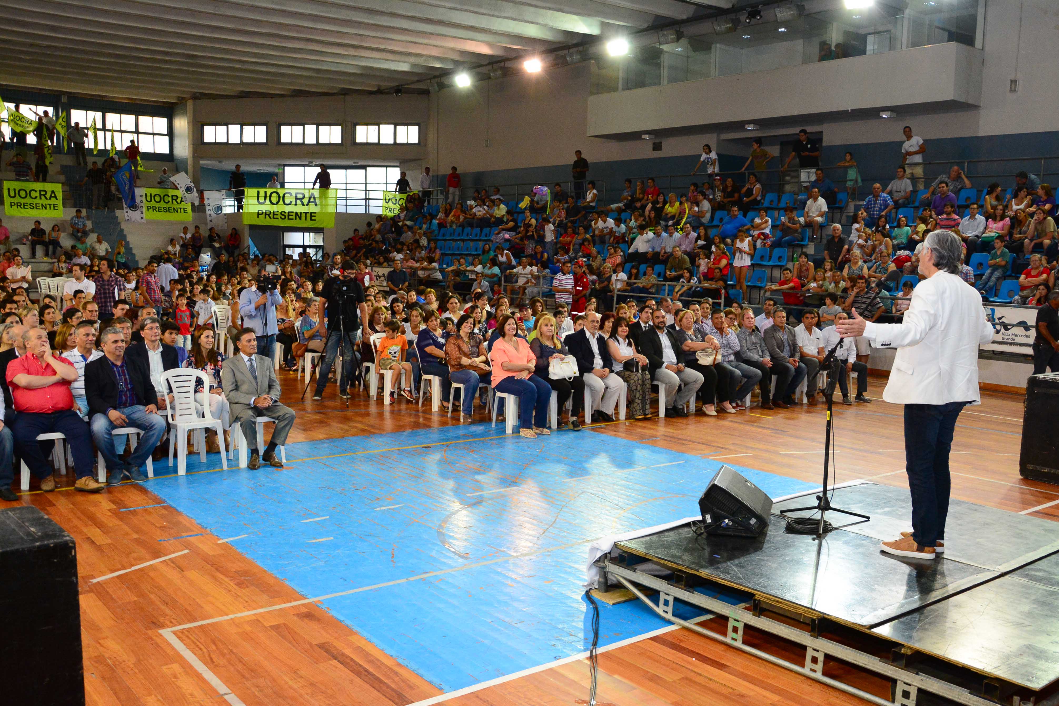 138 familias de Villa Mercedes recibieron su casa propia