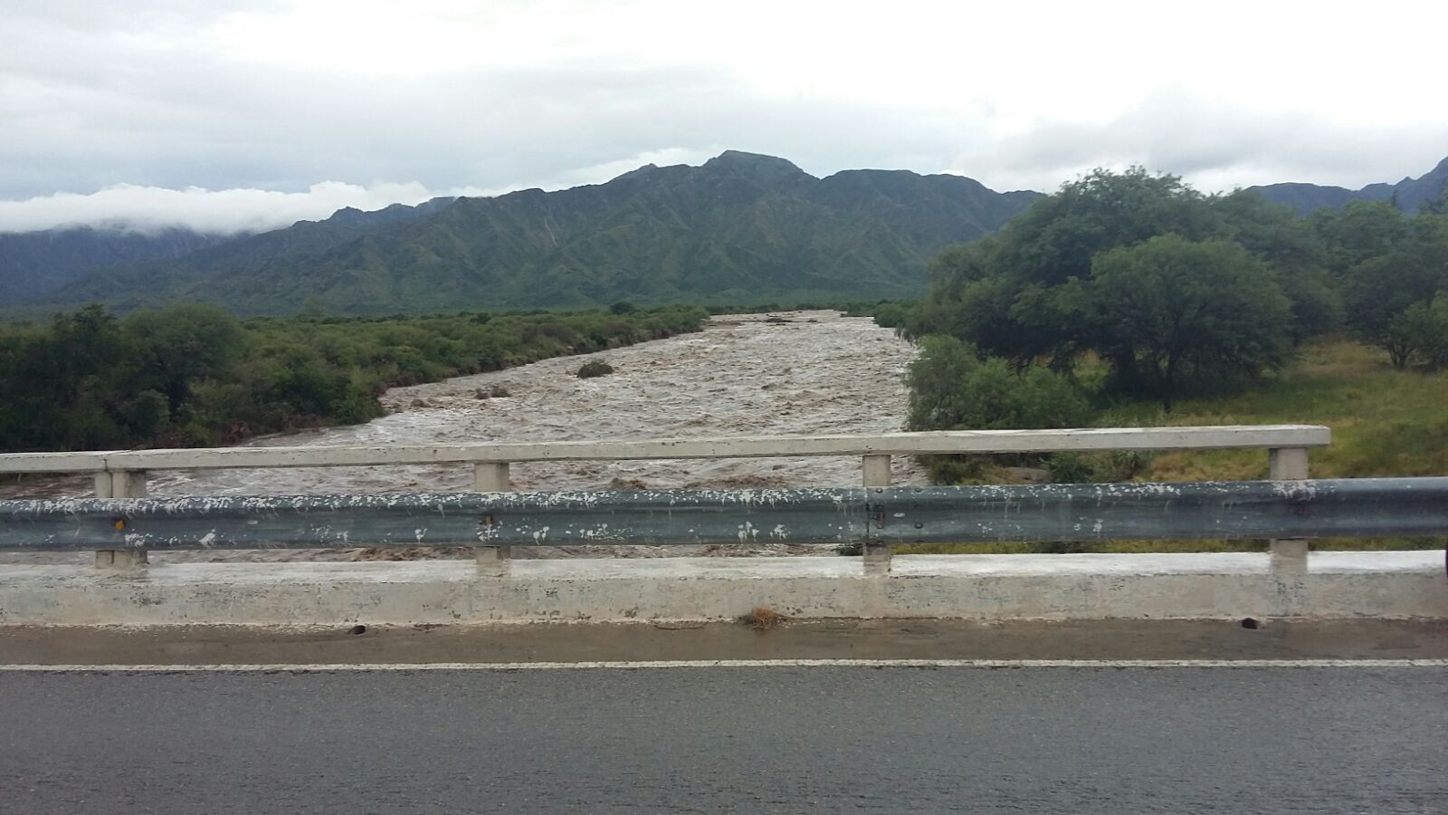 Varios ríos de la provincia desbordaron debido a las lluvias