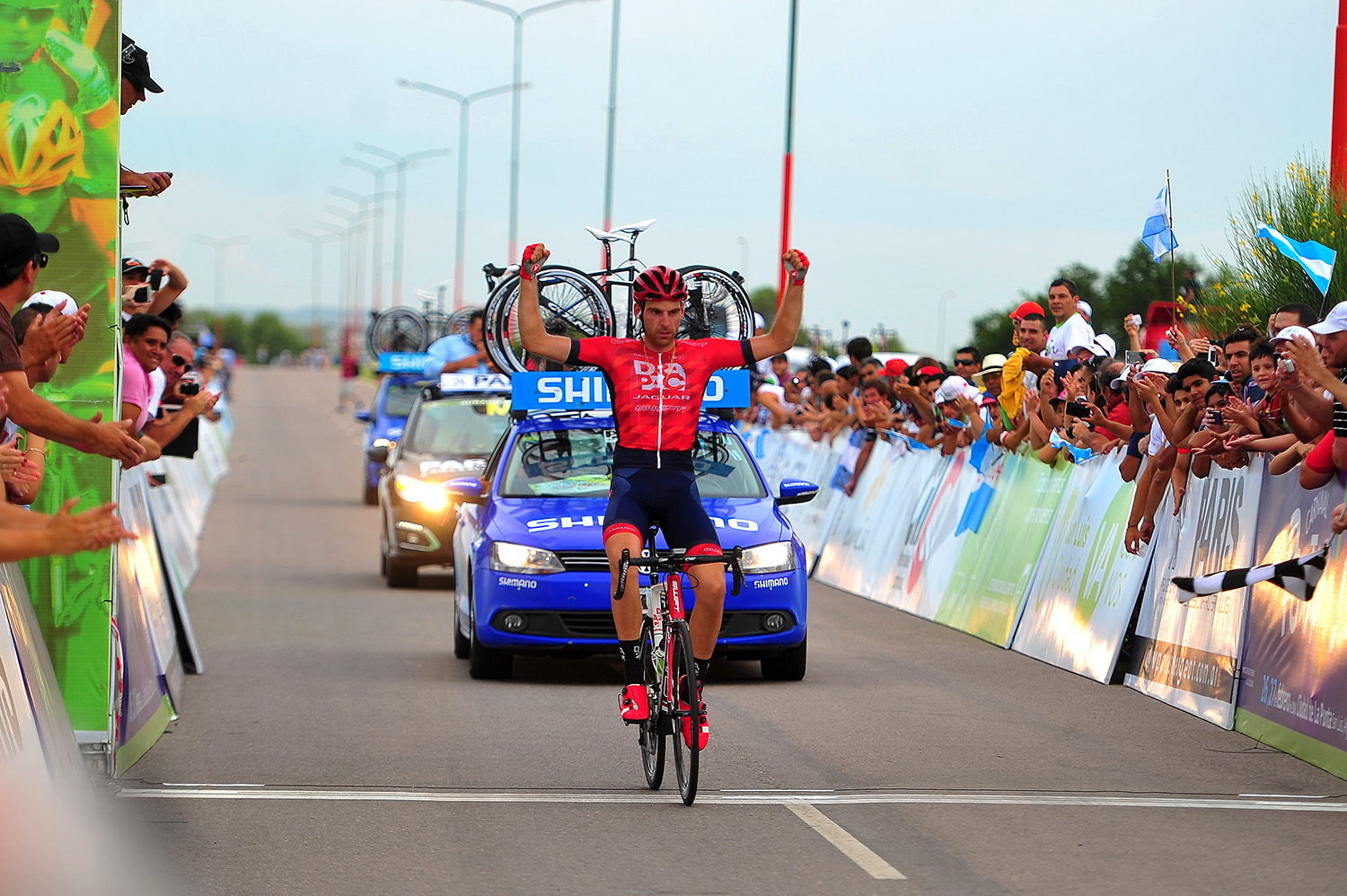 Peter Koning se quedó con la etapa y es el nuevo líder del Tour