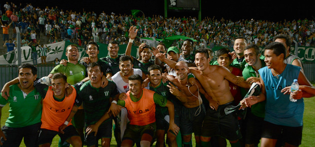 Final del partido. La alegría fue sólo "Albiverde".