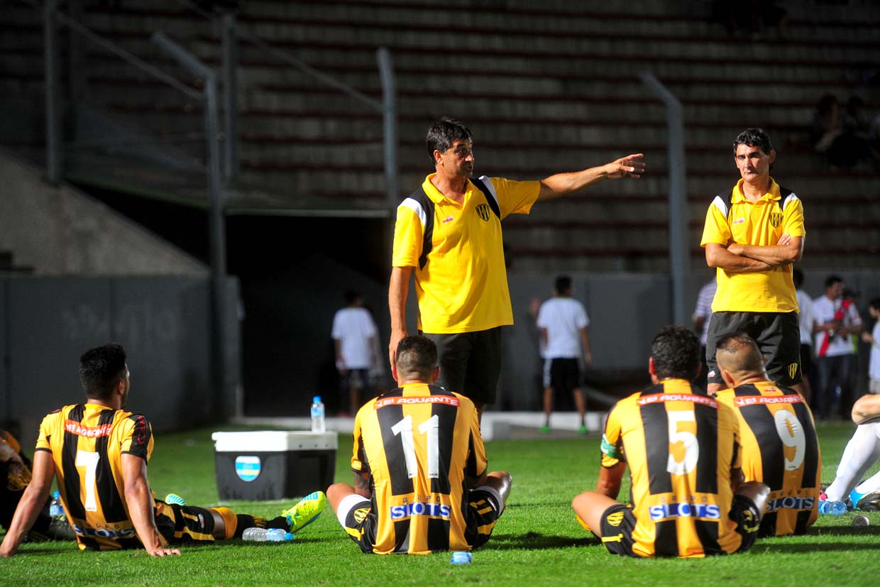 Newbery espera por Estudiantes de Río IV