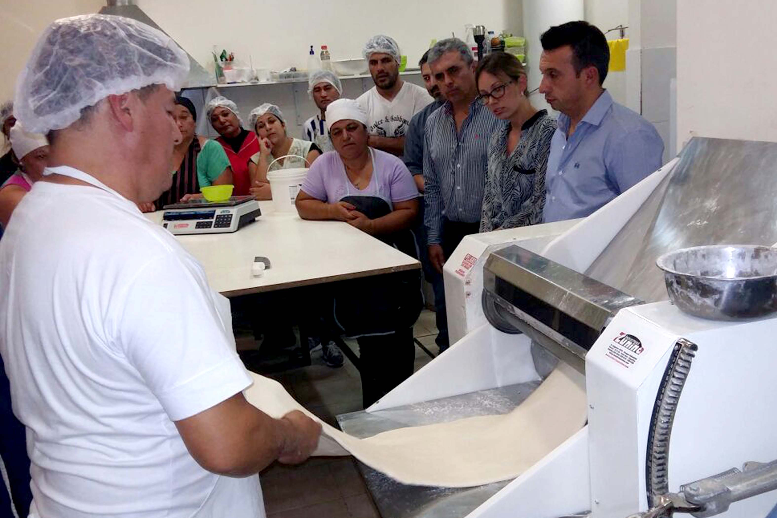 Talleres de panadería para beneficiarios de Villa Mercedes