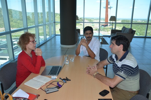 El representante del departamento San Martín, Pablo Garro, y el intendente de Paso Grande, Claudio Garraza, visitaron esta mañana a la ministra de Ciencia y Tecnología.