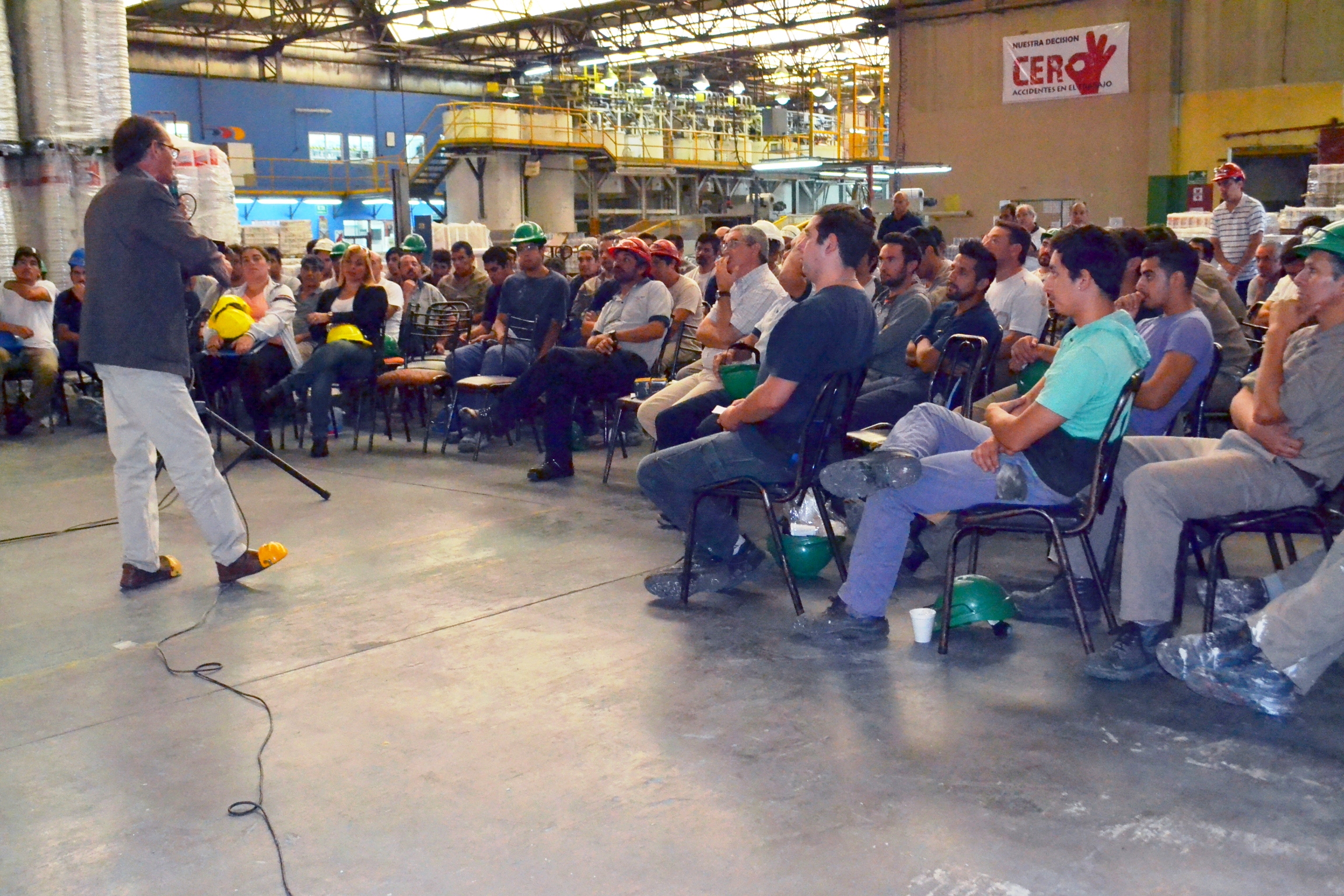 El Subprograma Capacitación Vial y Seguridad Ciudadana capacitó a  personal de la fábrica Colorín