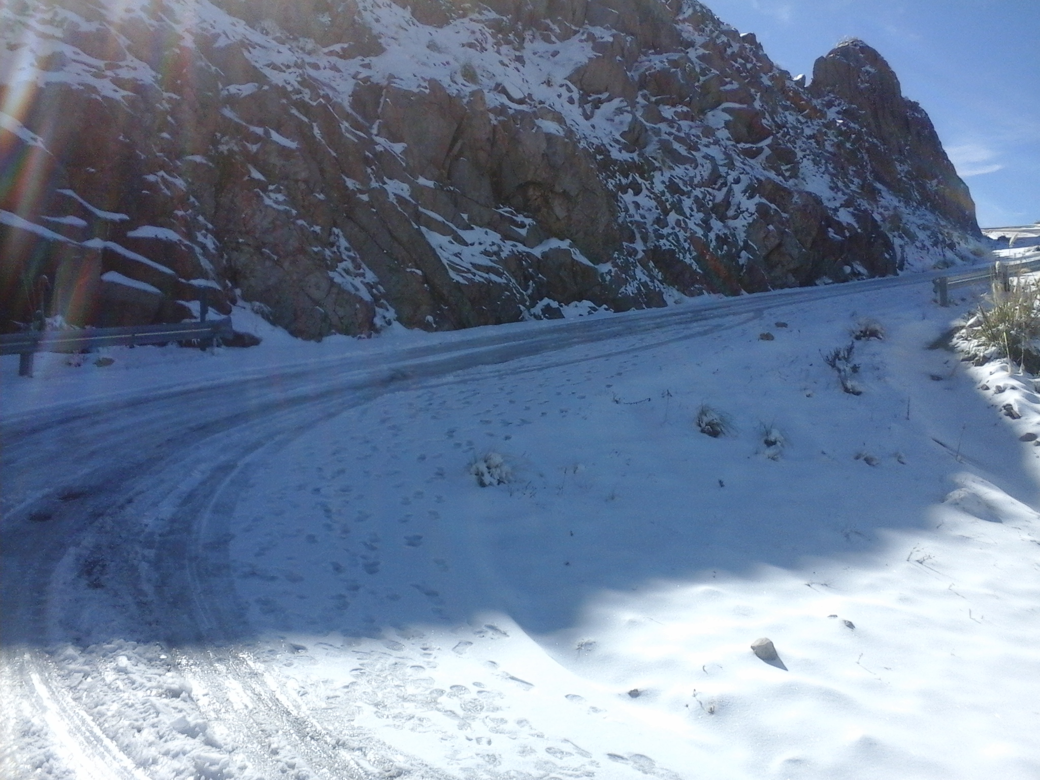 Por la nieve permanece cerrado el trayecto de Río Grande a Nogolí