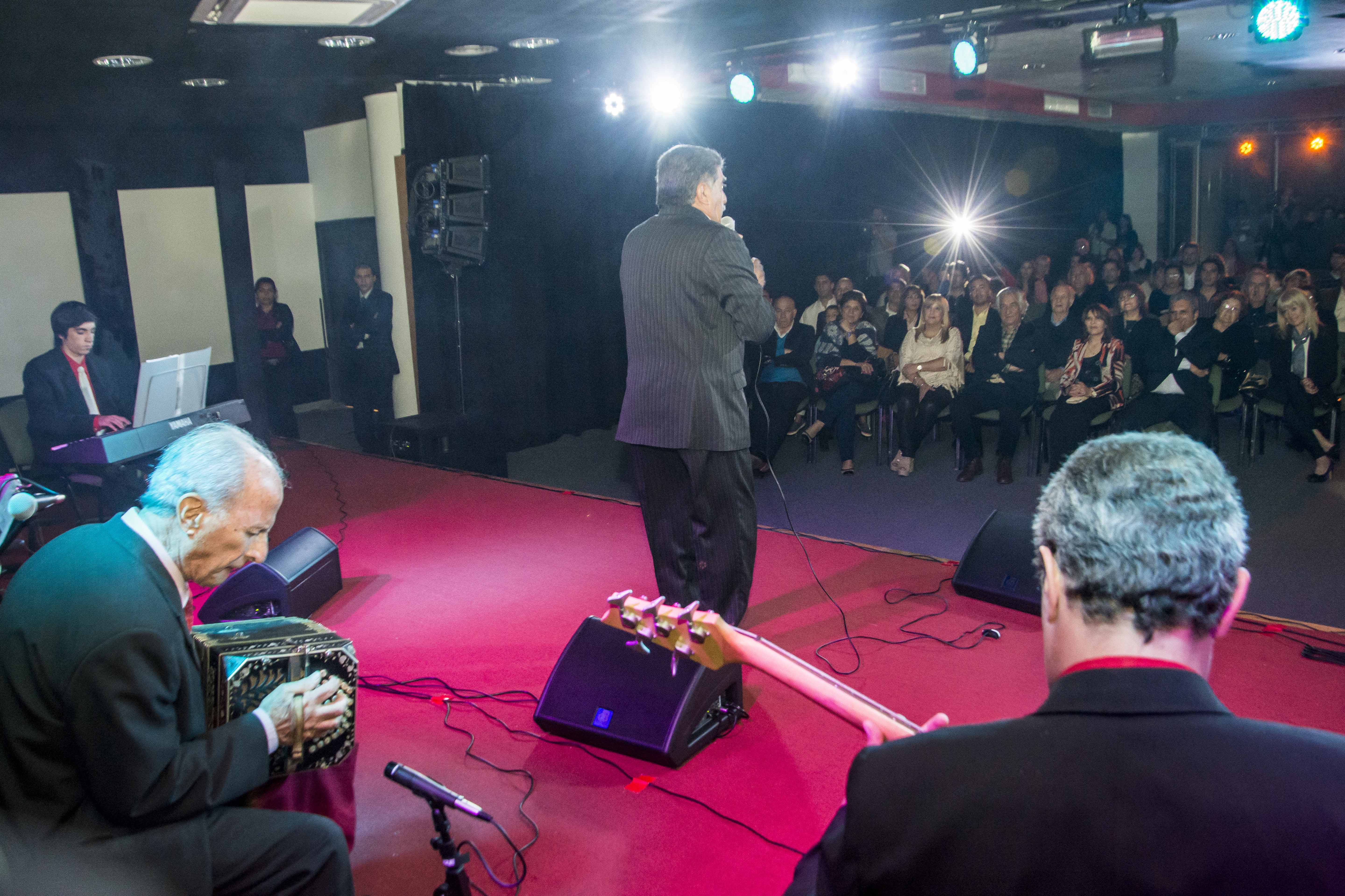 Américo Moroso abrió el Ciclo Cultural en Terrazas del Portezuelo