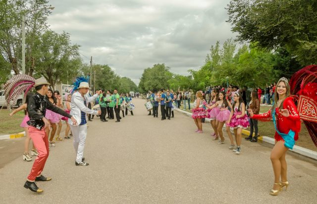 Ritmo y color de Carnaval en la Fiesta de la Costa del Río Salado