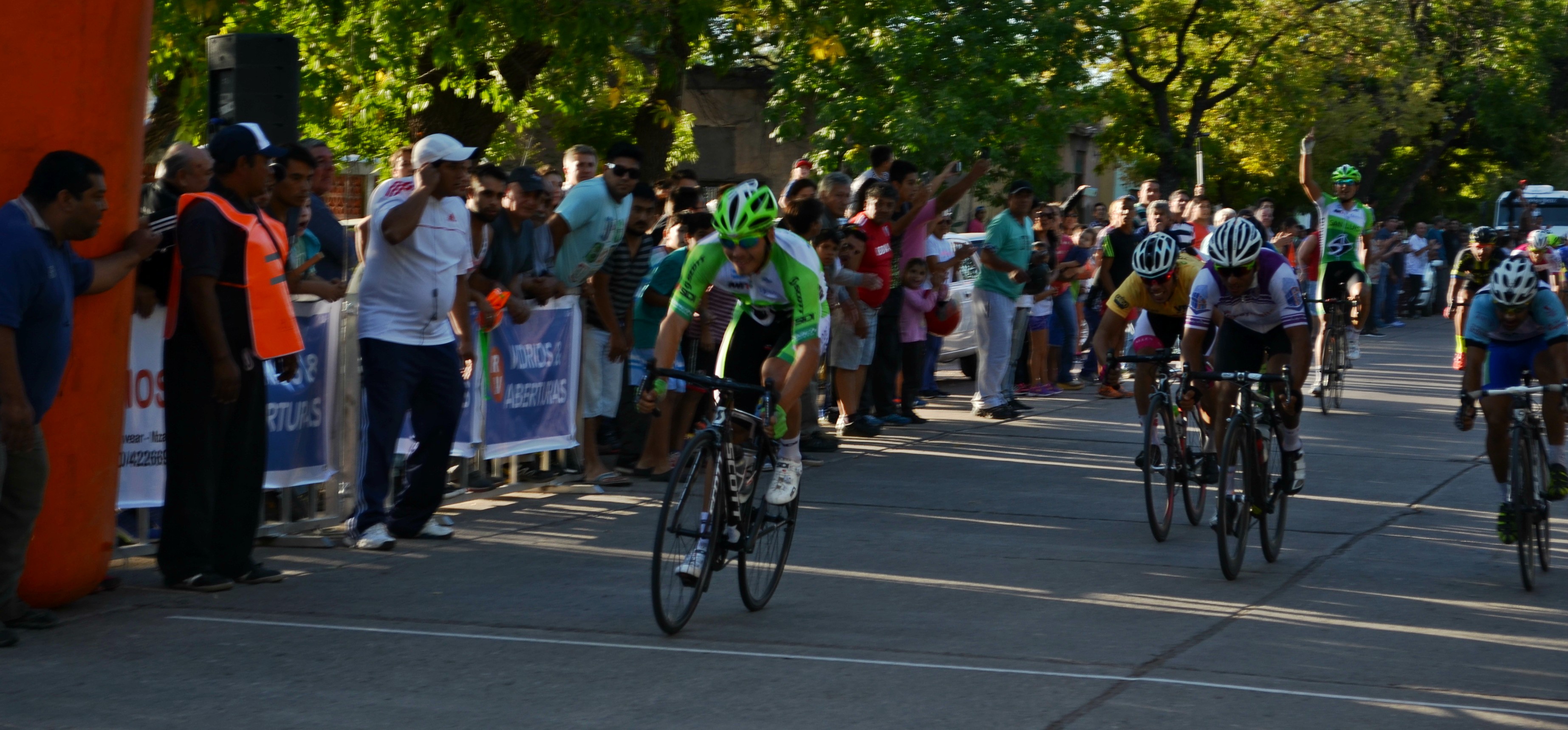 Mauricio Quiroga ganó la 3ª etapa y es otra vez líder