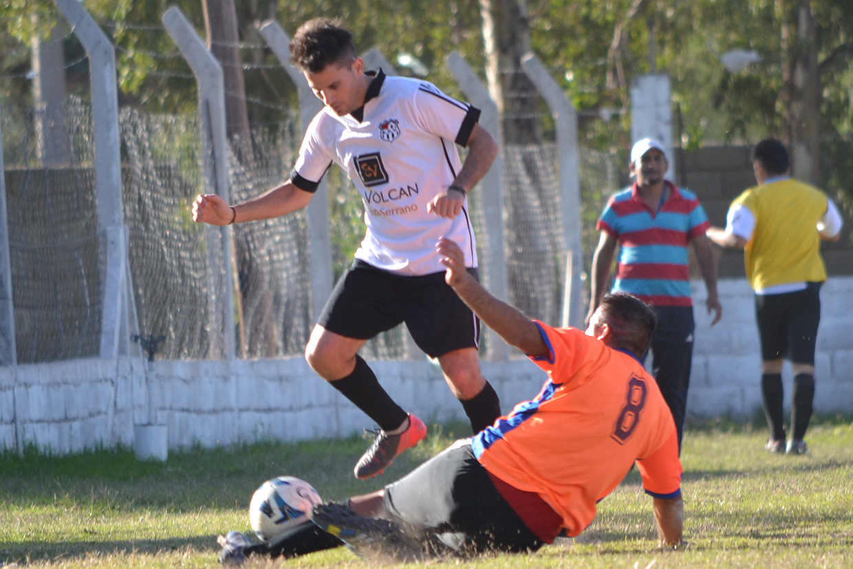 El fútbol local ya juega la sexta fecha