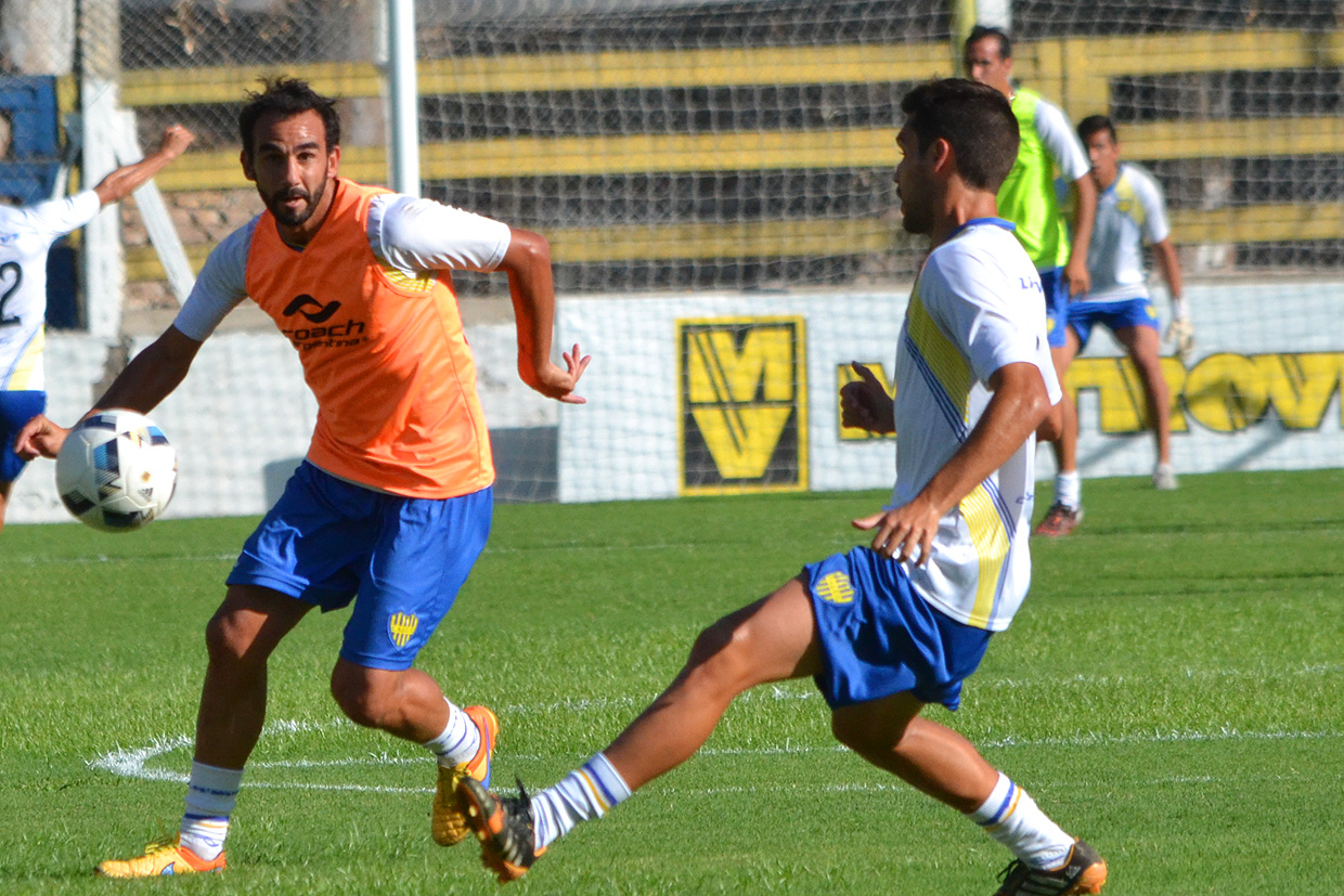 Juventud entrenó y espera por Villa Dálmine