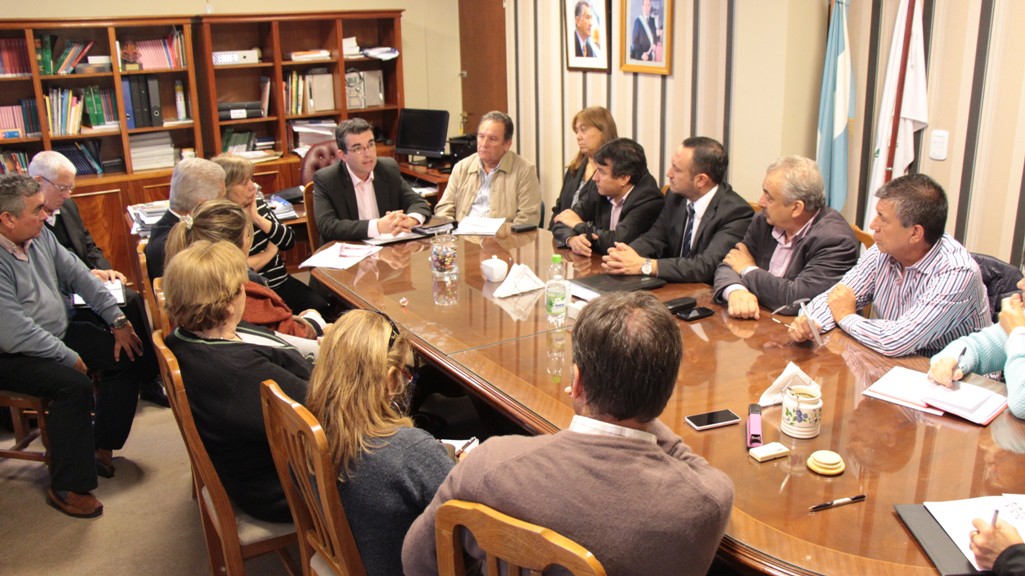 El ministro de Salud se reunió con bloques de diputados en la Legislatura