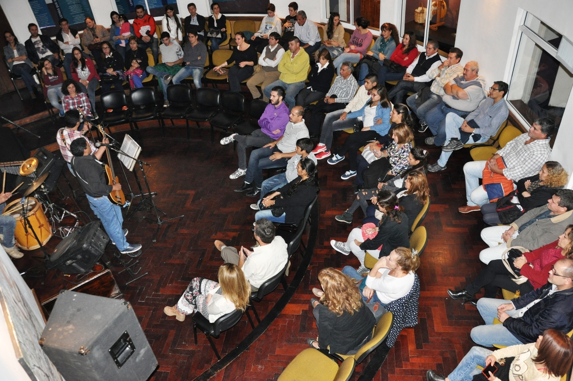 Música y exposición en la Casa de las Culturas