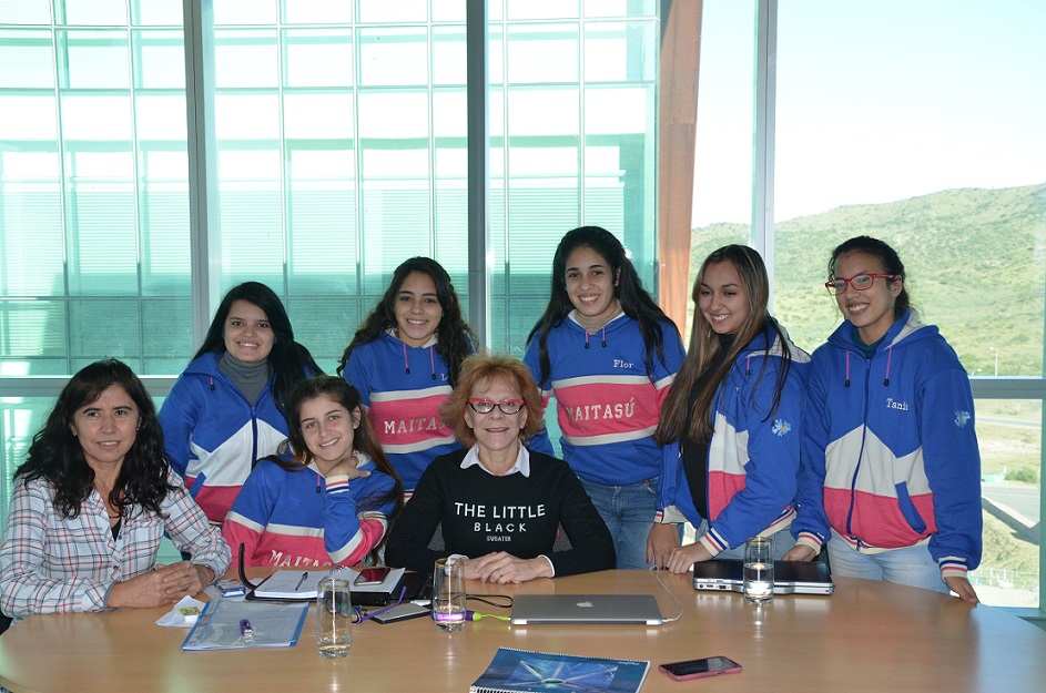 Bañuelos recibió a alumnas de la Escuela Técnica “Mauricio Daract”