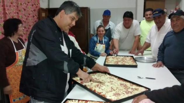 Pizza casera fue la segunda clase del grupo que estudia panadería.