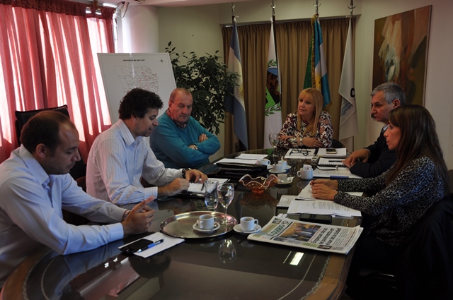 Reunión por obras e inversiones en terminales y en el Aeropuerto del Valle del Conlara