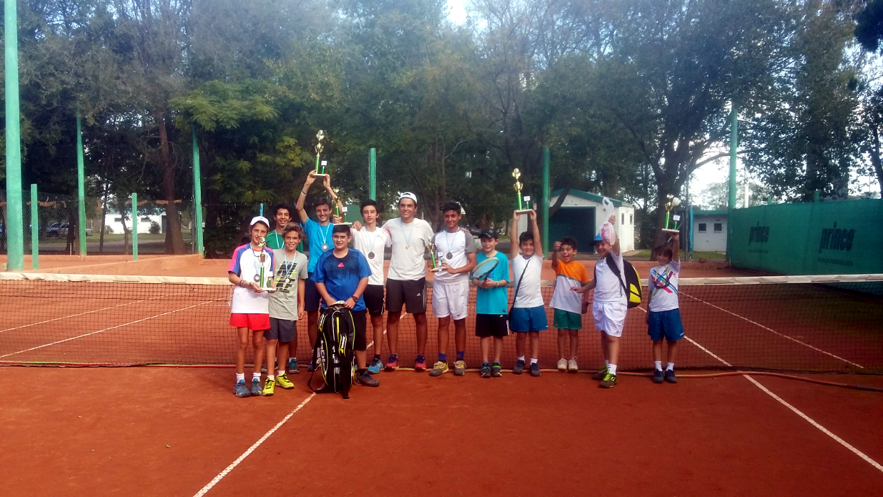 Tres jóvenes puntanos se coronaron campeones en certamen nacional