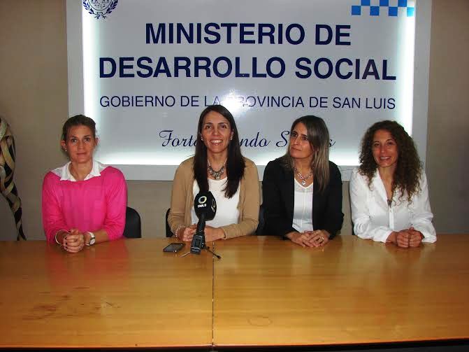 García Peanú anunció la entrega de certificados para los beneficiarios absorbidos por los ministerios