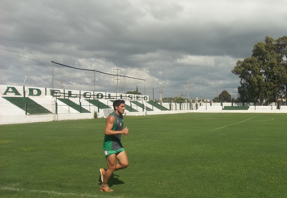 Estudiantes cerró la semana de entrenamientos y esta noche viaja a Paraná