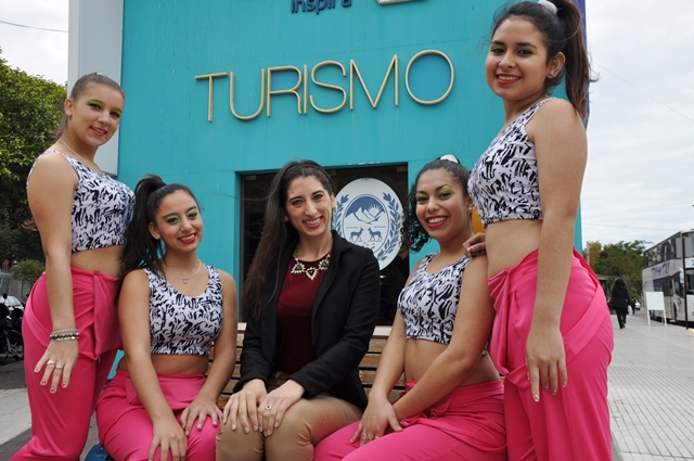 Encuentro de danzas y arte en la Sala “Hugo del Carril”