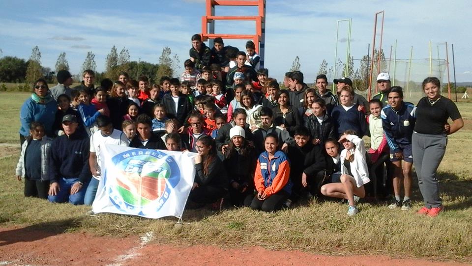 El Mercedes Pista y Campo organizó una capacitación luego de competir en La Toma