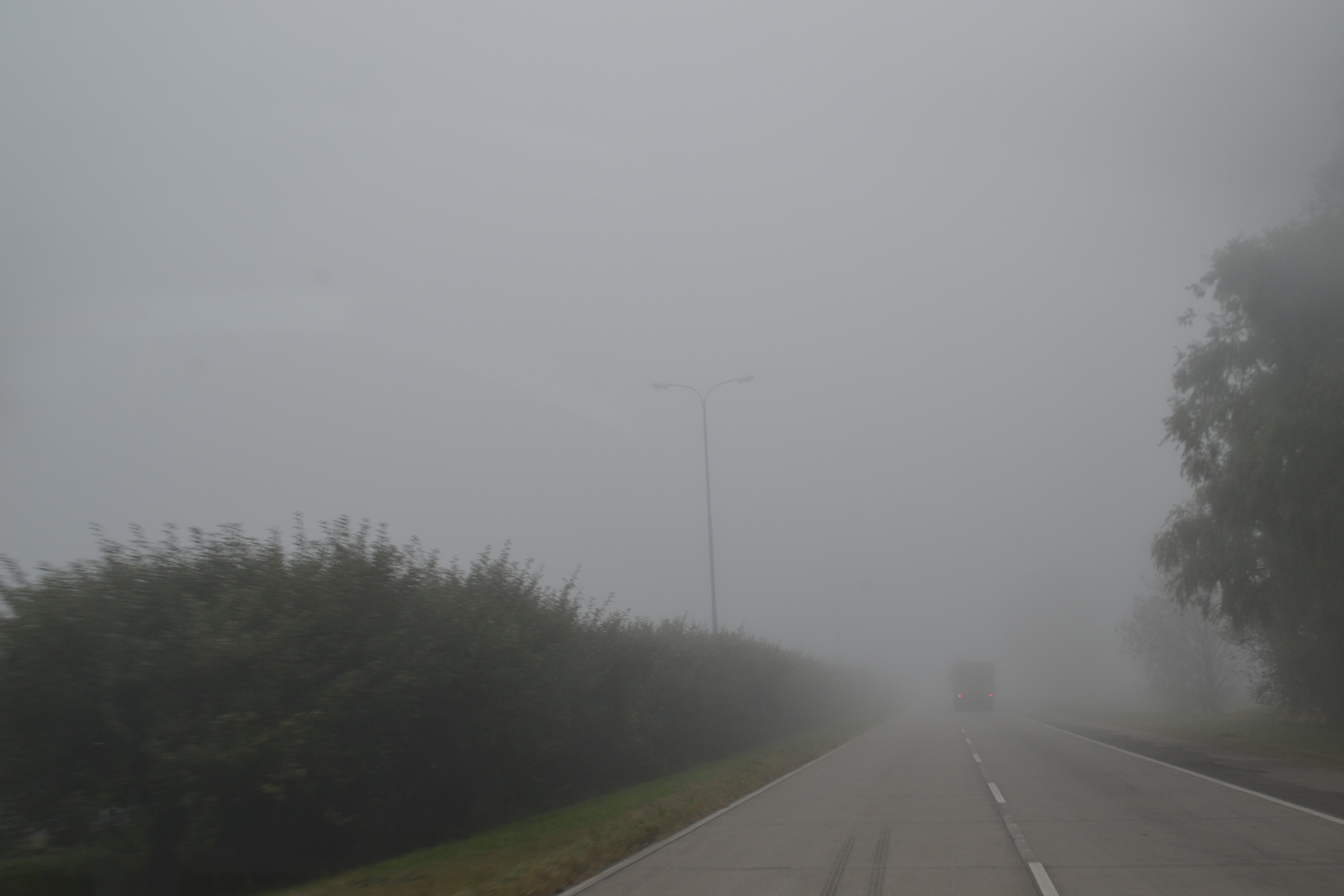 Visibilidad reducida en algunas rutas por bancos de niebla