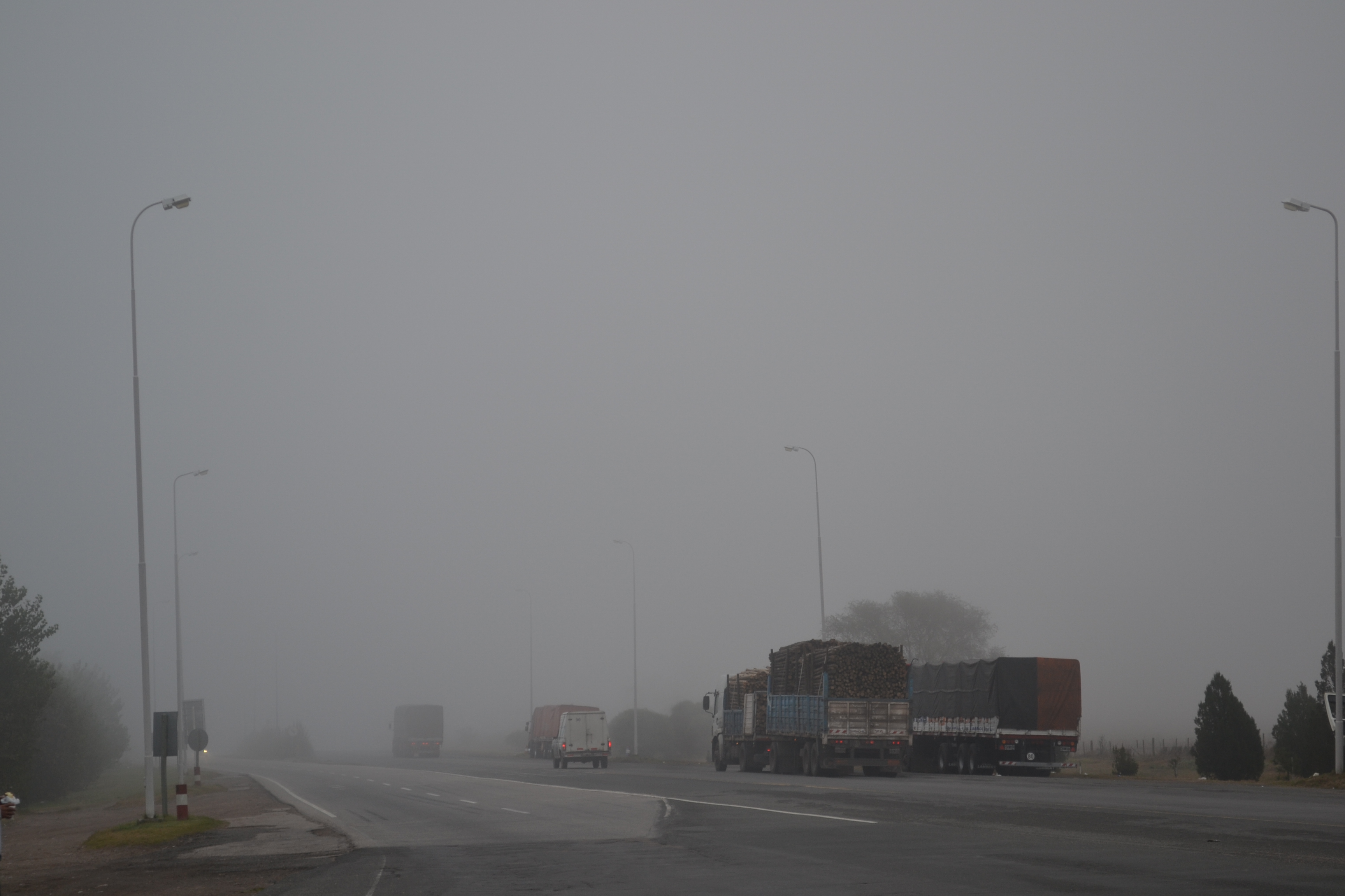 Visibilidad reducida en algunas rutas por bancos de niebla