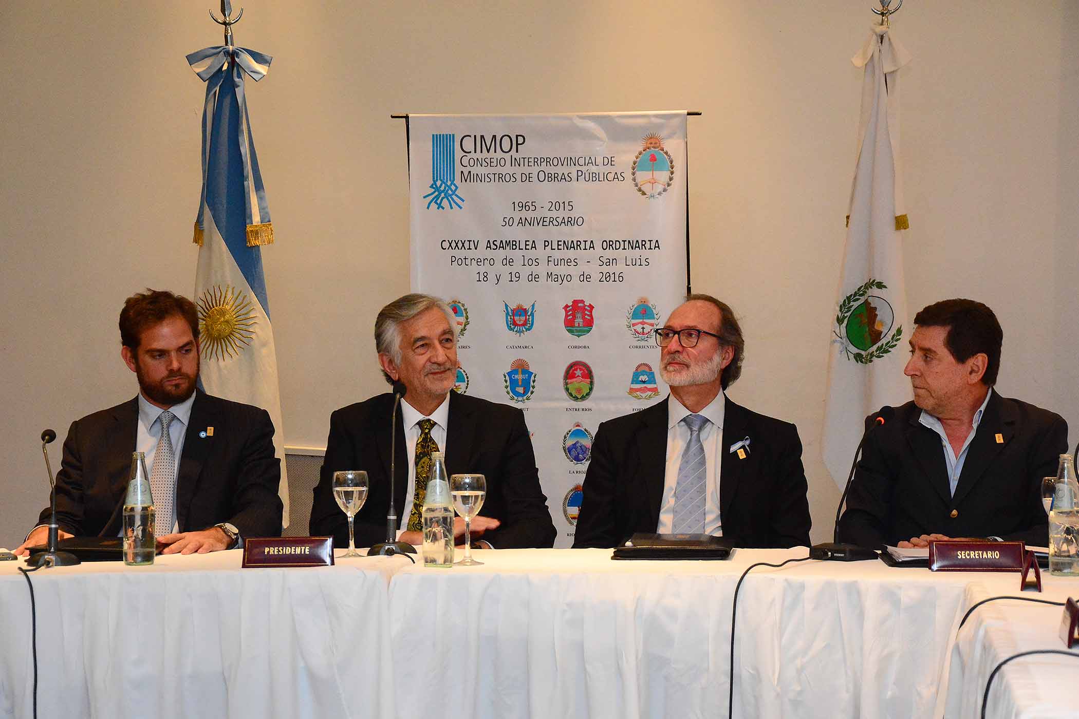 El gobernador estuvo presente en el cierre de la Asamblea de la CIMOP