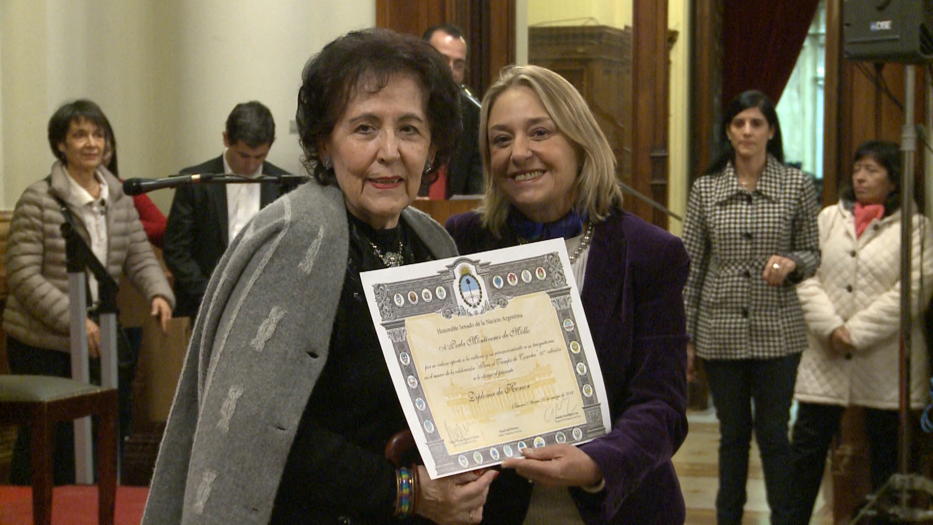 Homenajearon a Perla Montiveros de Mollo en el Congreso