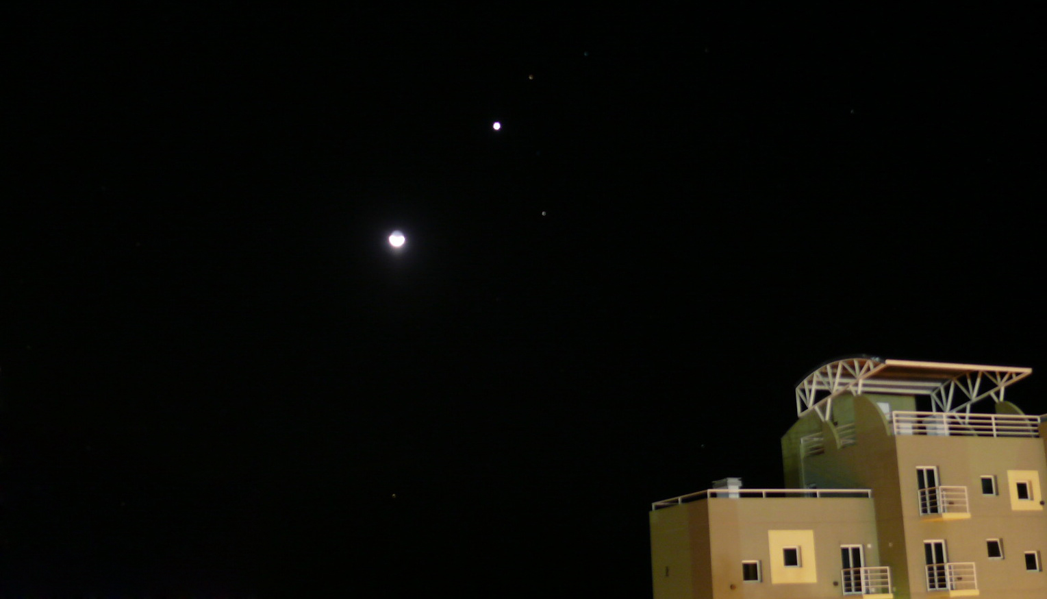 El cielo se iluminará con la conjunción de la Luna y Júpiter