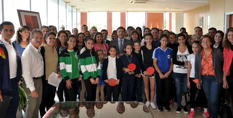 Más escuelas acuerdan la práctica de deportes en sus instalaciones