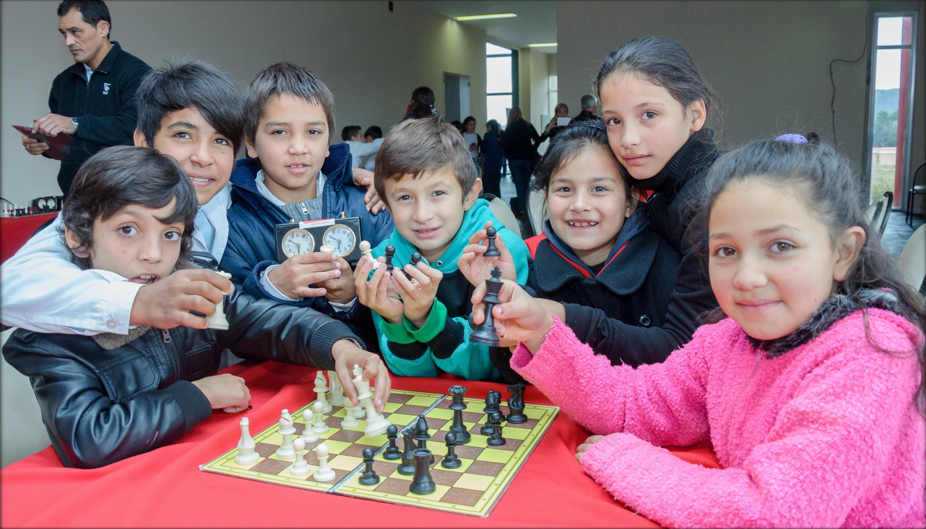 El primer Torneo Interescolar del Bicentenario de Ajedrez convocó a más de 50 alumnos