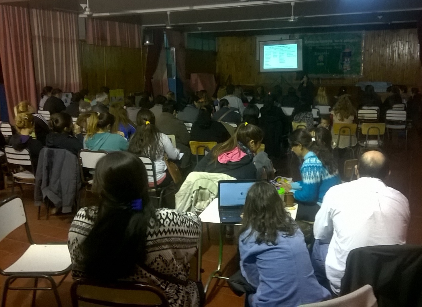 En su primera clase, el curso en zoonosis rurales convocó a más de 70 docentes