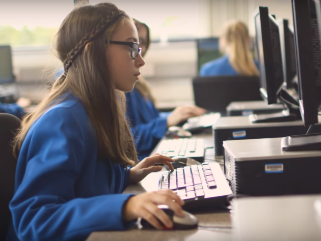 La encuesta fue enviada vía e-mail a la cuenta institucional que se le otorgó a todos los estudiantes del sistema educativo provincial.