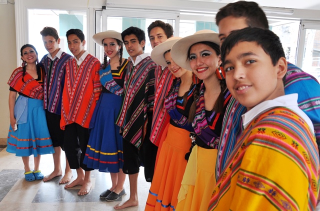 Entrega de premios a las escuelas ganadoras de los Intercolegiales Culturales 2015