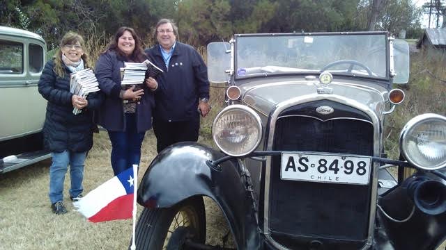 Promoción y libros en el Rally de Autos Antiguos