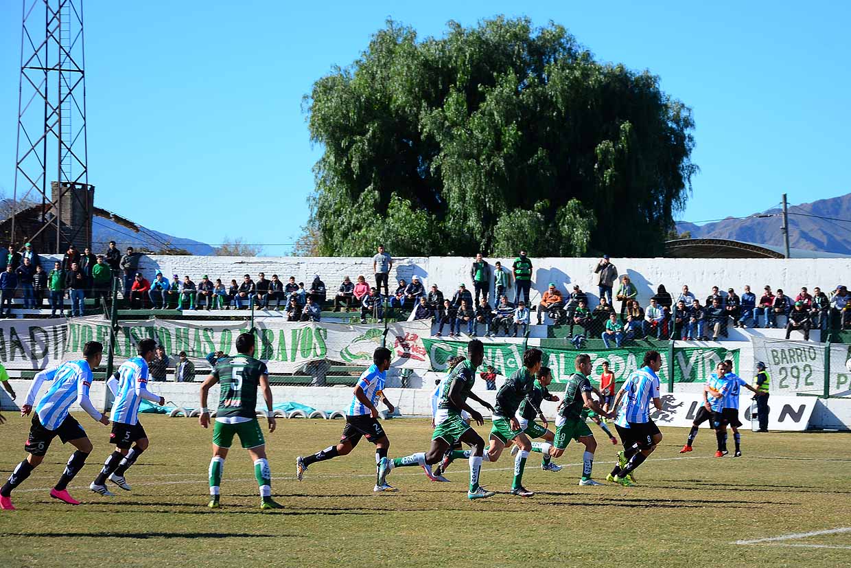 Estudiantes venció 2 a 1 a Juventud de Gualeguaychú