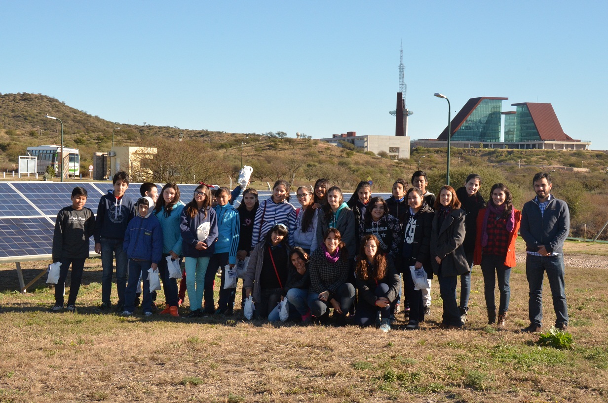 Alumnos de la Escuela “Dr. Carlos Juan Rodríguez” visitaron el Parque Fotovoltaico